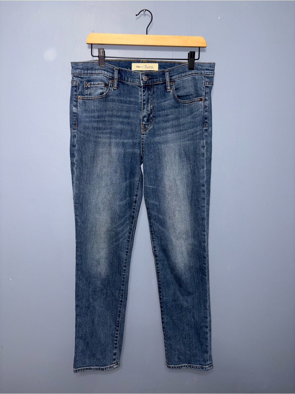 Gap • Straight Leg Jeans